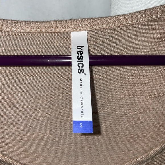 Basic tee - Picture 2 of 2